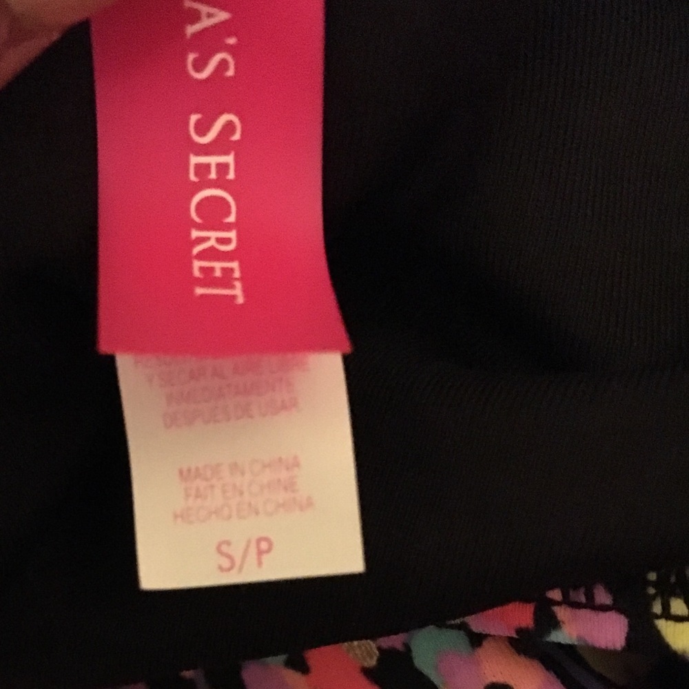 Victoria Secret bikini and a pair of sun glasses - Picture 5 of 6
